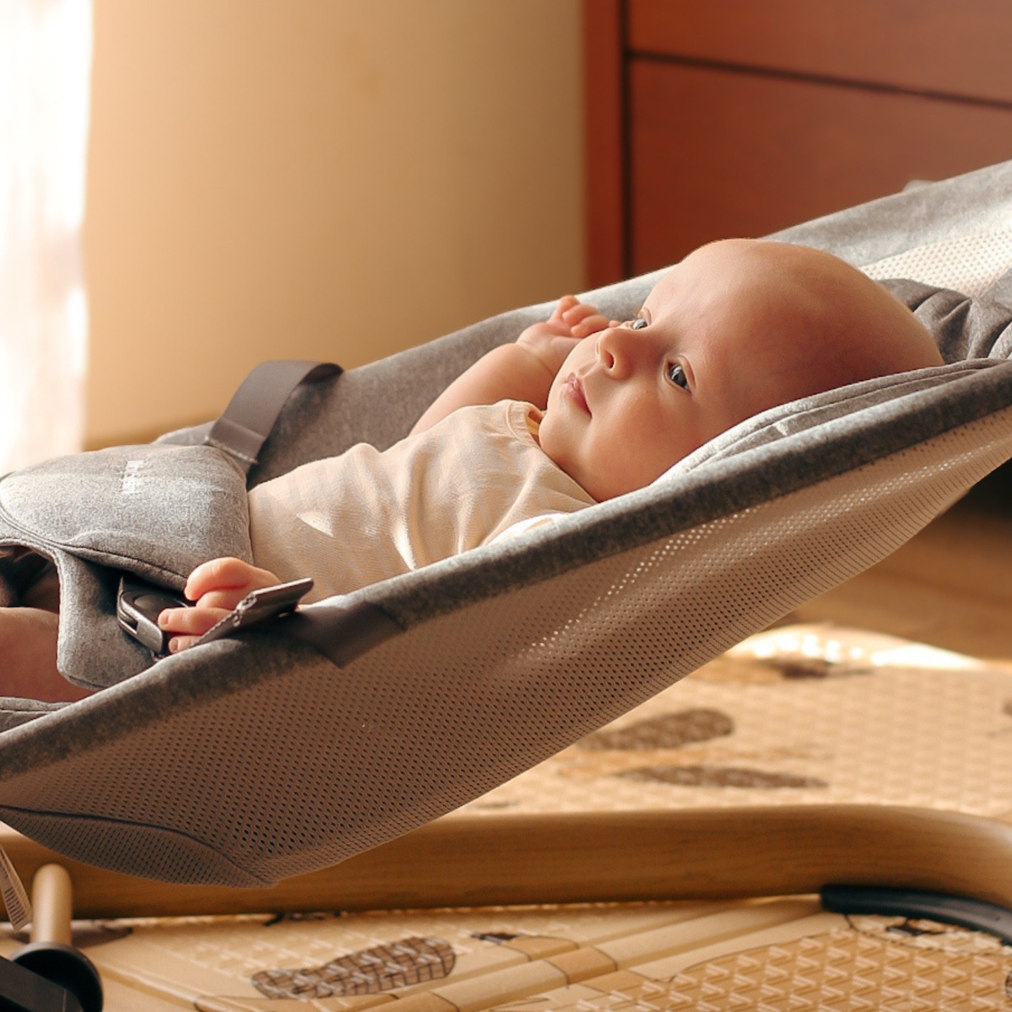 2-i-1-gyngestol Moby-System LILY - grå