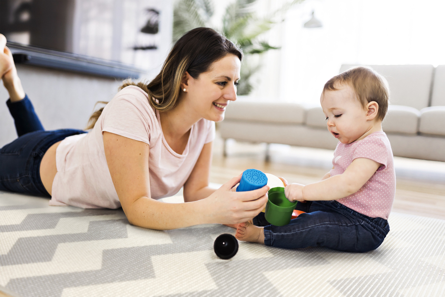 Dobbeltsidet skummåtte XXL - rulle 2 CM (vej og zigzags)
