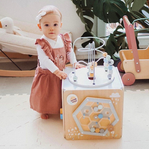 Stor aktivitetsterning i træ med løkke - Montessori