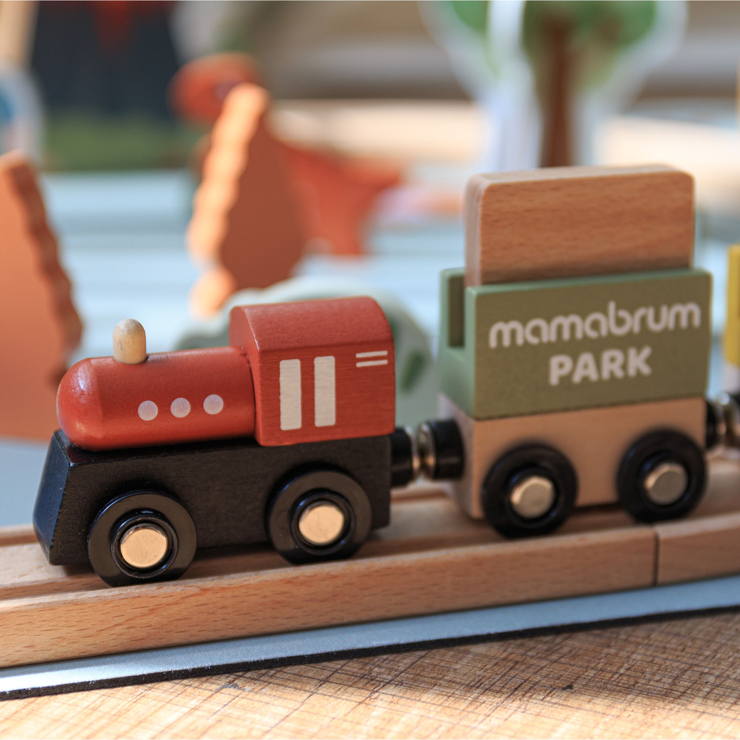 Dino Park trætog med skridsikker måtte - dinosaurer, tog, skinner, vulkan, klokke