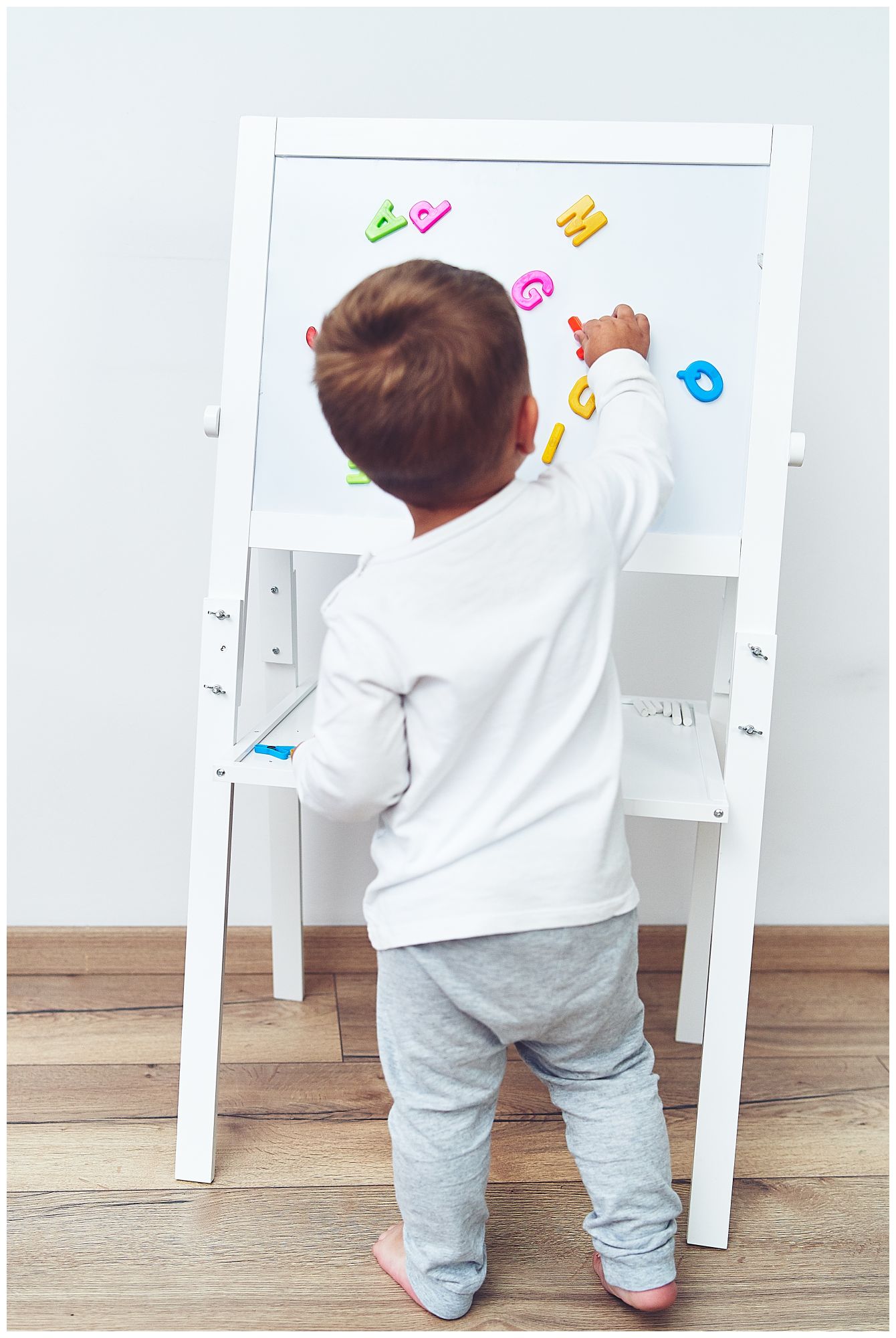 Pædagogisk dobbeltsidet tavle: magnetisk og kridttavle - tørt tørres af, træ, til børn, sammenklappelig