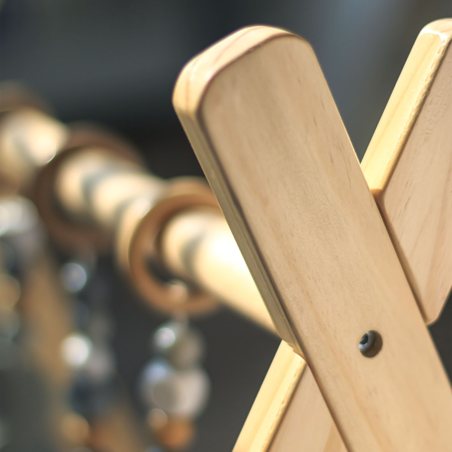 Baby Gym uddannelsesstativ i træ - farve grå