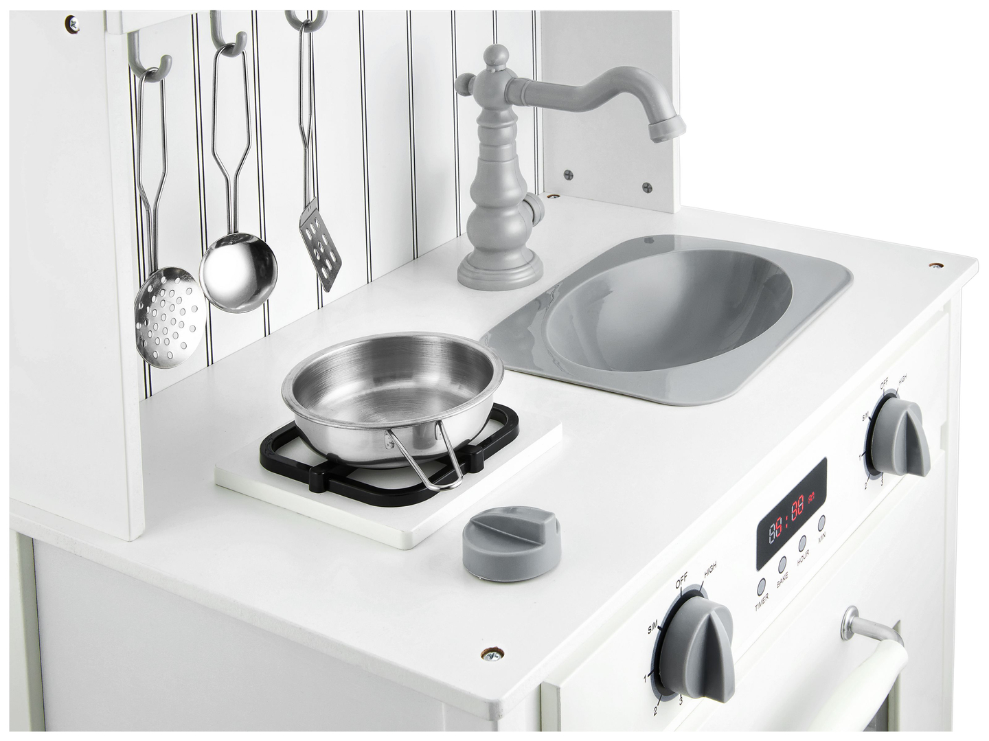 Hvidt trækøkken med forklæde, tilbehør og LED-lampe