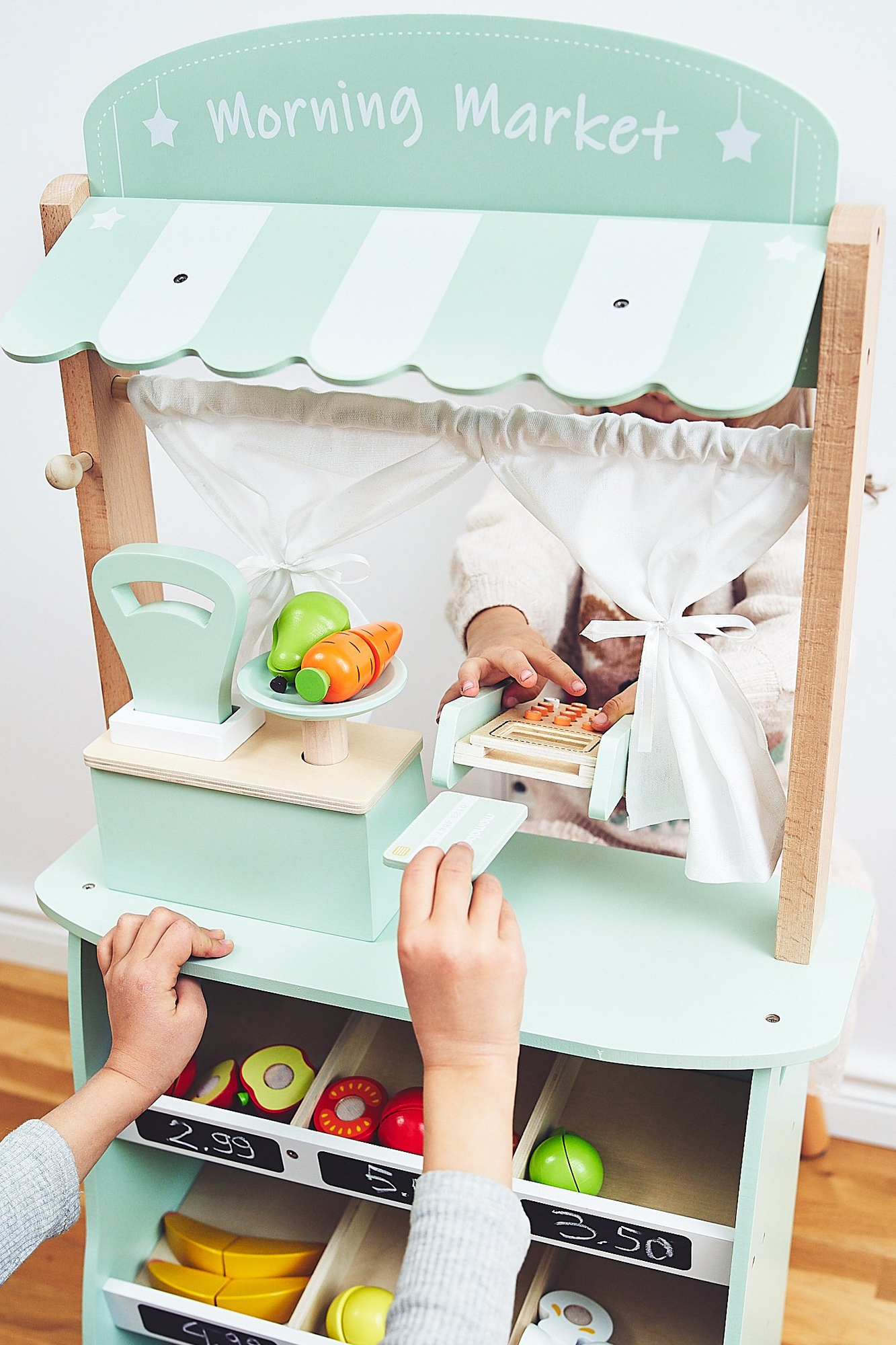 Stor træbutik - bod og teater 2 i 1 med vægt, betalingsterminal, frugt og grøntsager