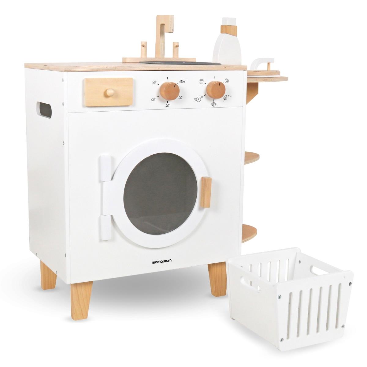 Vaskemaskine i træ med strygejern, kurv og vaskevæske