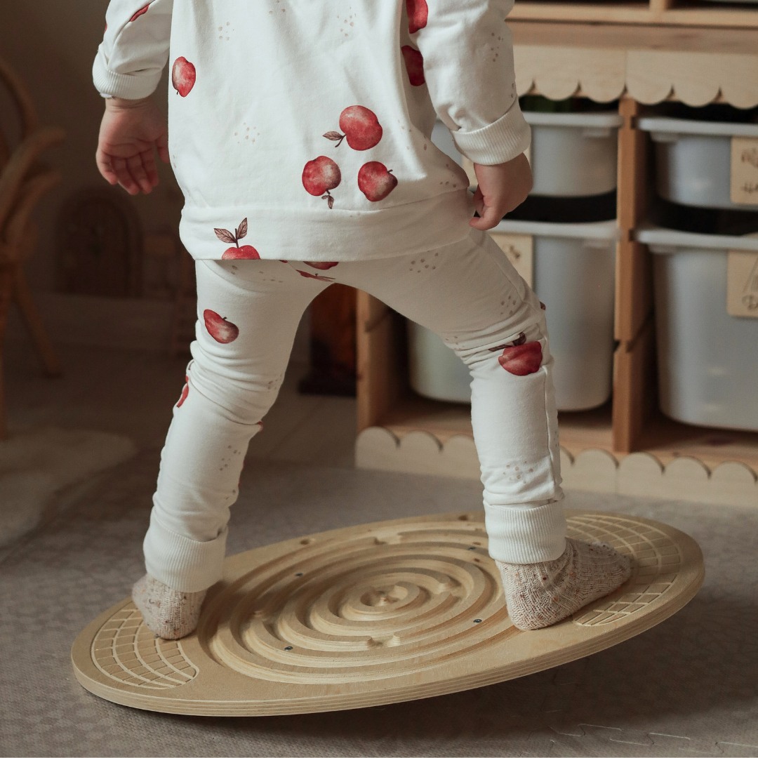 Balancebræt i træ med labyrint og bolde - balancevippe