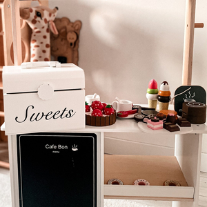 Trææske til udstikning af slik, slikbutik