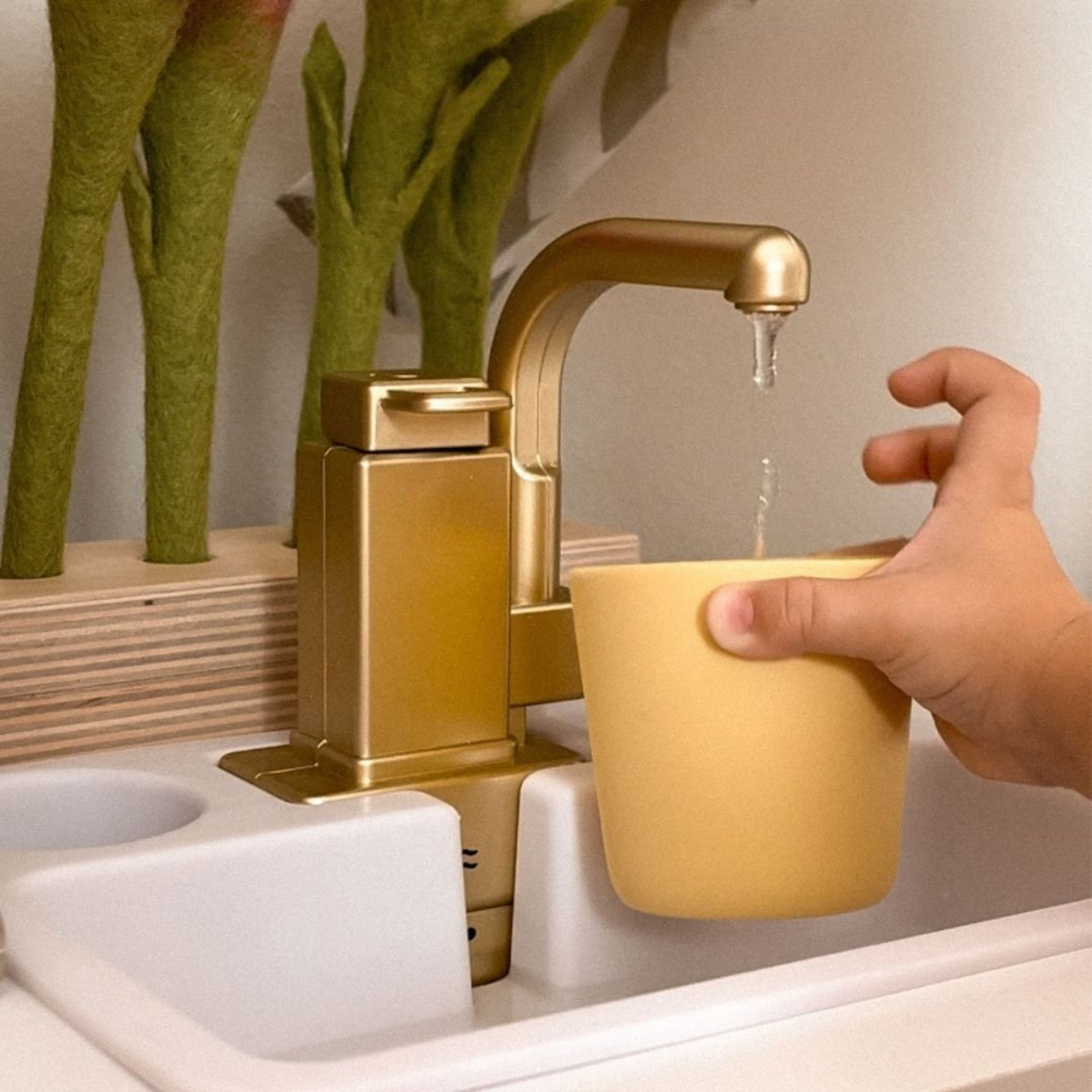 XXXXL stort interaktivt køkken i træ med LED-belysning, vaskemaskine, mikrobølgeovn, kaffemaskine og frugt- og grøntsagssæt - 50 elementer