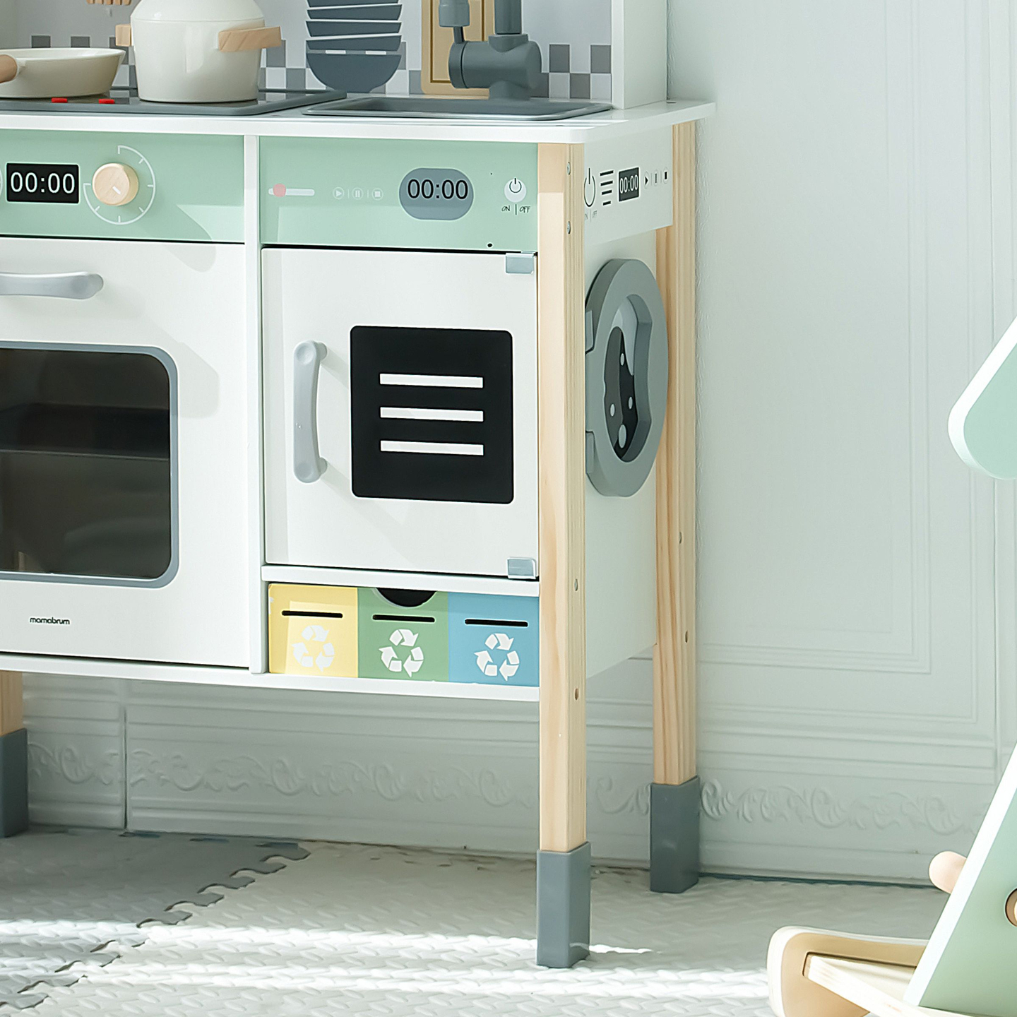 Interaktivt køkken med vaskemaskine, opvaskemaskine og kridttavle
