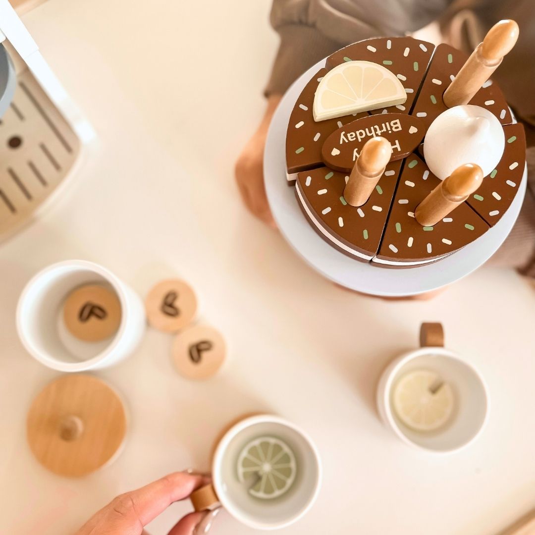 Fødselsdagskage i træ til at skære ud