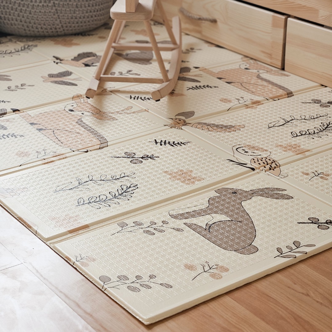 Dobbeltsidet foldbar skummåtte 180 x 120 x 1 cm - Magic Forest/Autumn Streets - boho