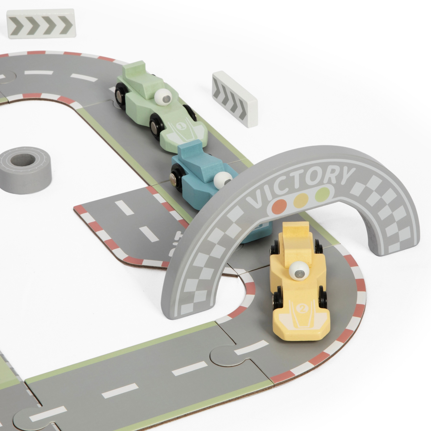 Magnetisk kuffert med racerbane, trækøretøjer og vejtilbehør