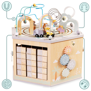 Stor træpædagogisk terning - et Montessori-legetøj med et magnetisk tog og motorløkker