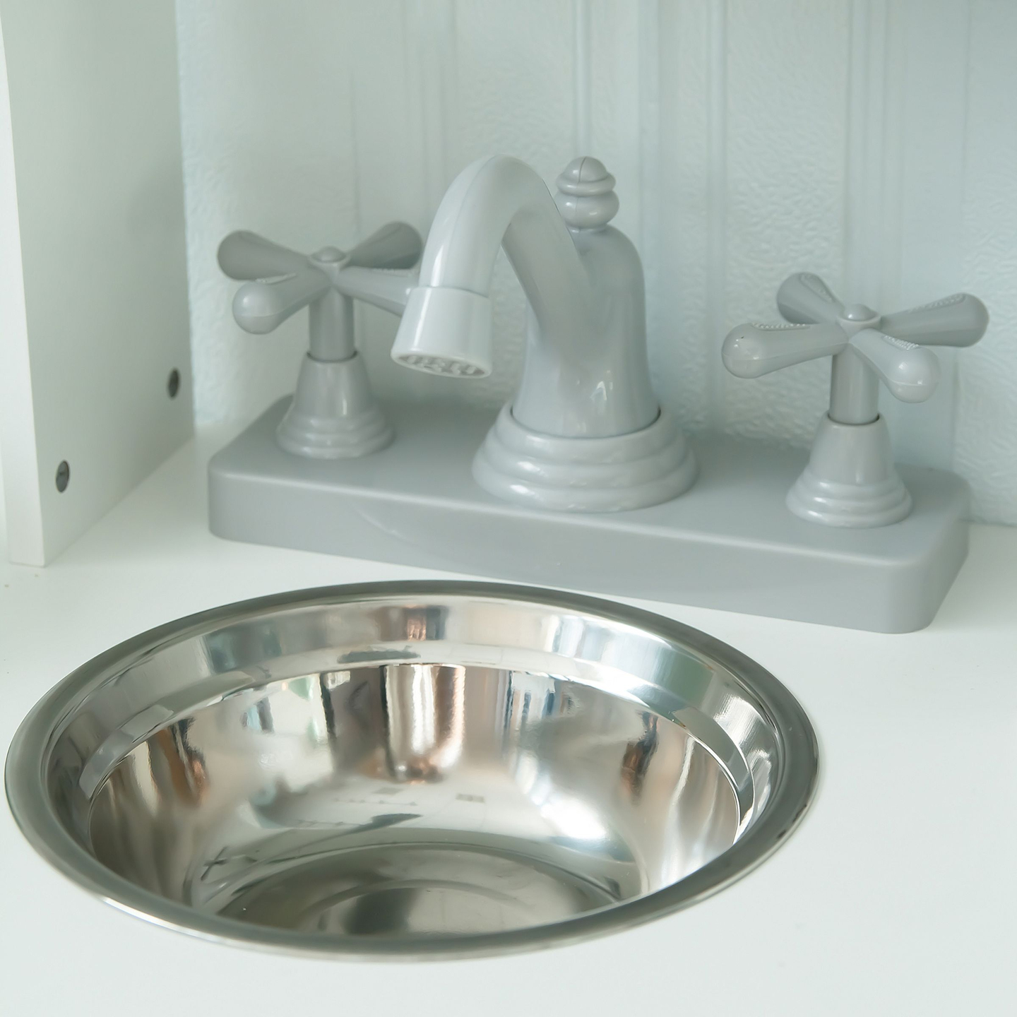 Børnekøkken i træ med mikroovn