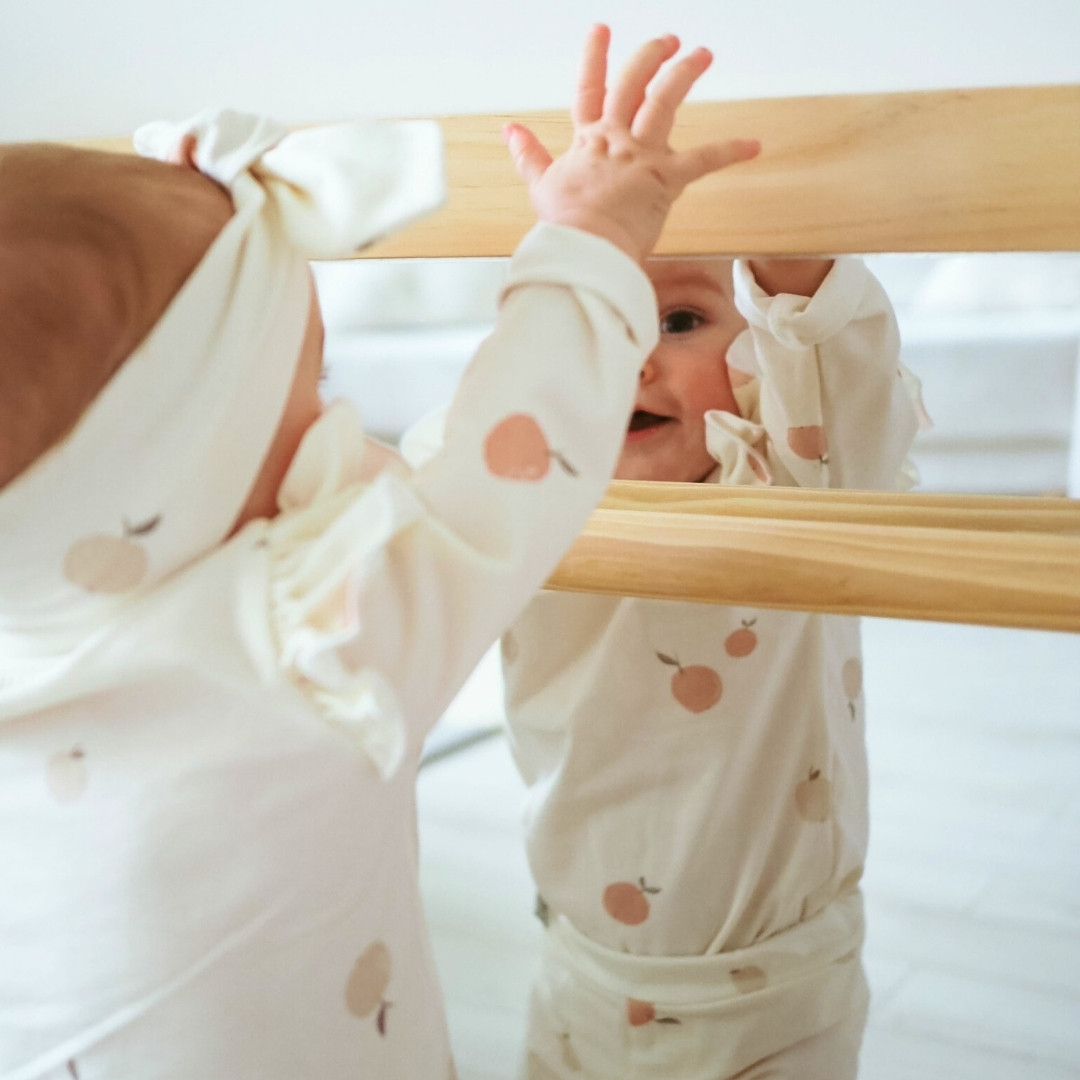 Babyspejl med justerbart håndtag - Montessori