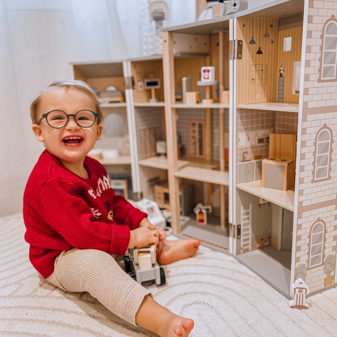 Stor sammenklappelig brandstation med politistation - sæt i træ. Brandstation og politistation med tilbehør.