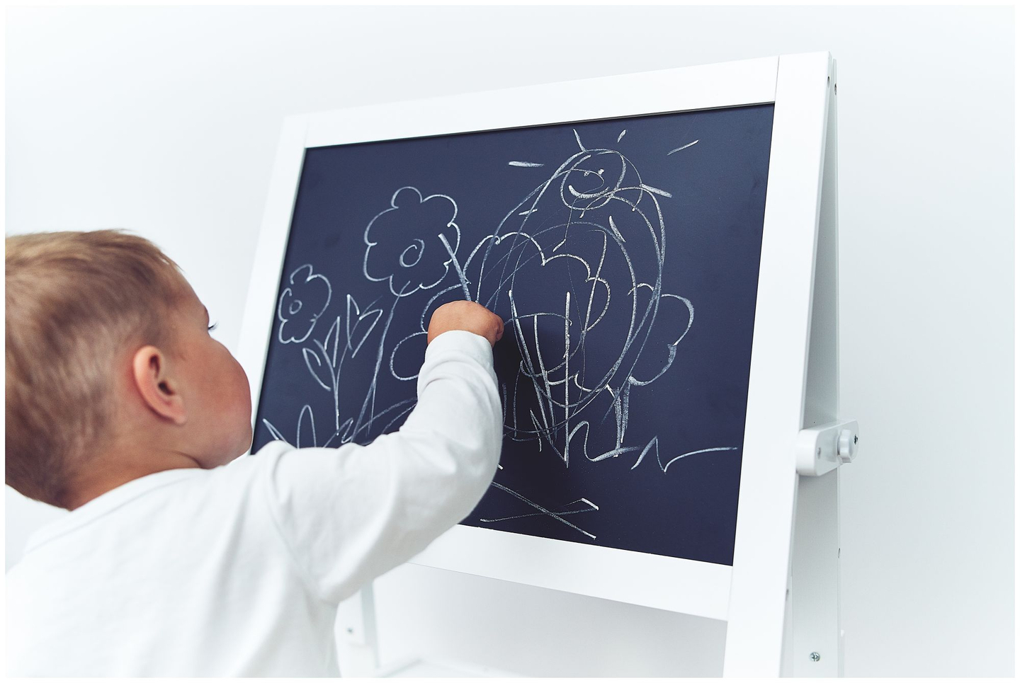 Pædagogisk dobbeltsidet tavle: magnetisk og kridttavle - tørt tørres af, træ, til børn, sammenklappelig