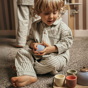 Tesæt i træ med bakke - 7 dele