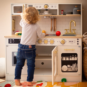 Interaktivt XXL trækøkken med tilbehør og LED-belysning - to-plan