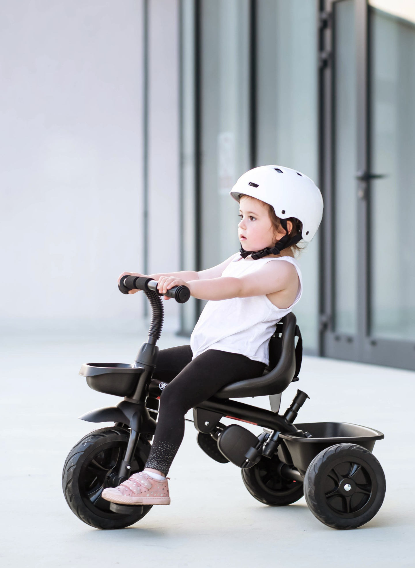 HyperMotion TOBI VECTOR trehjulet cykel - evigt oppustelige hjul + skubbebøjle. Farve: sort.