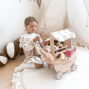 Træisbar til børn - vogn på hjul med tilbehør