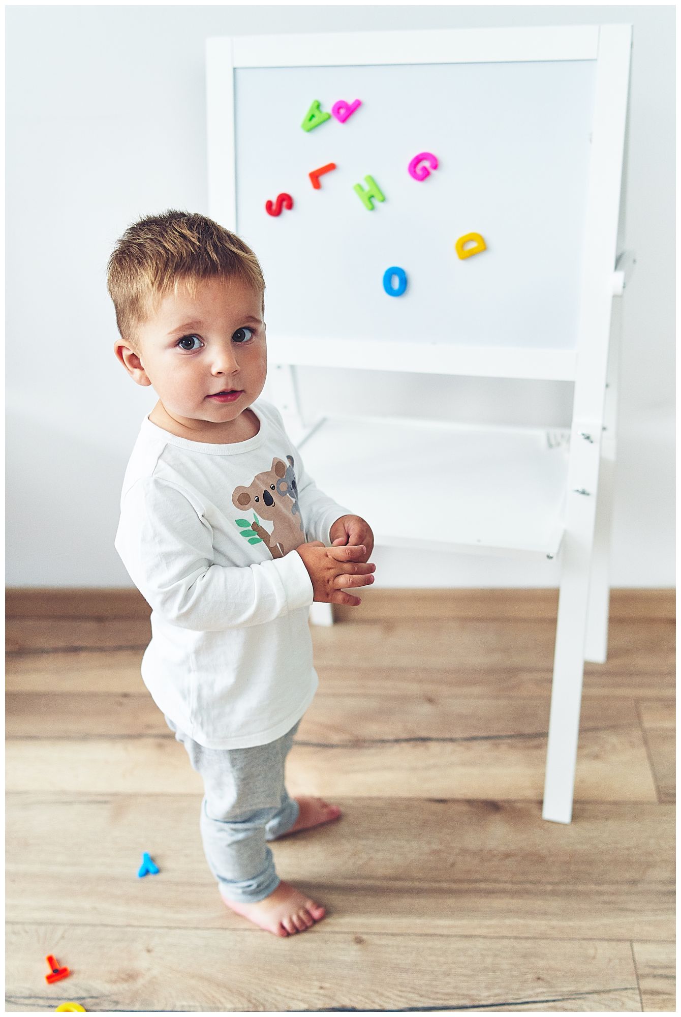 Pædagogisk dobbeltsidet tavle: magnetisk og kridttavle - tørt tørres af, træ, til børn, sammenklappelig