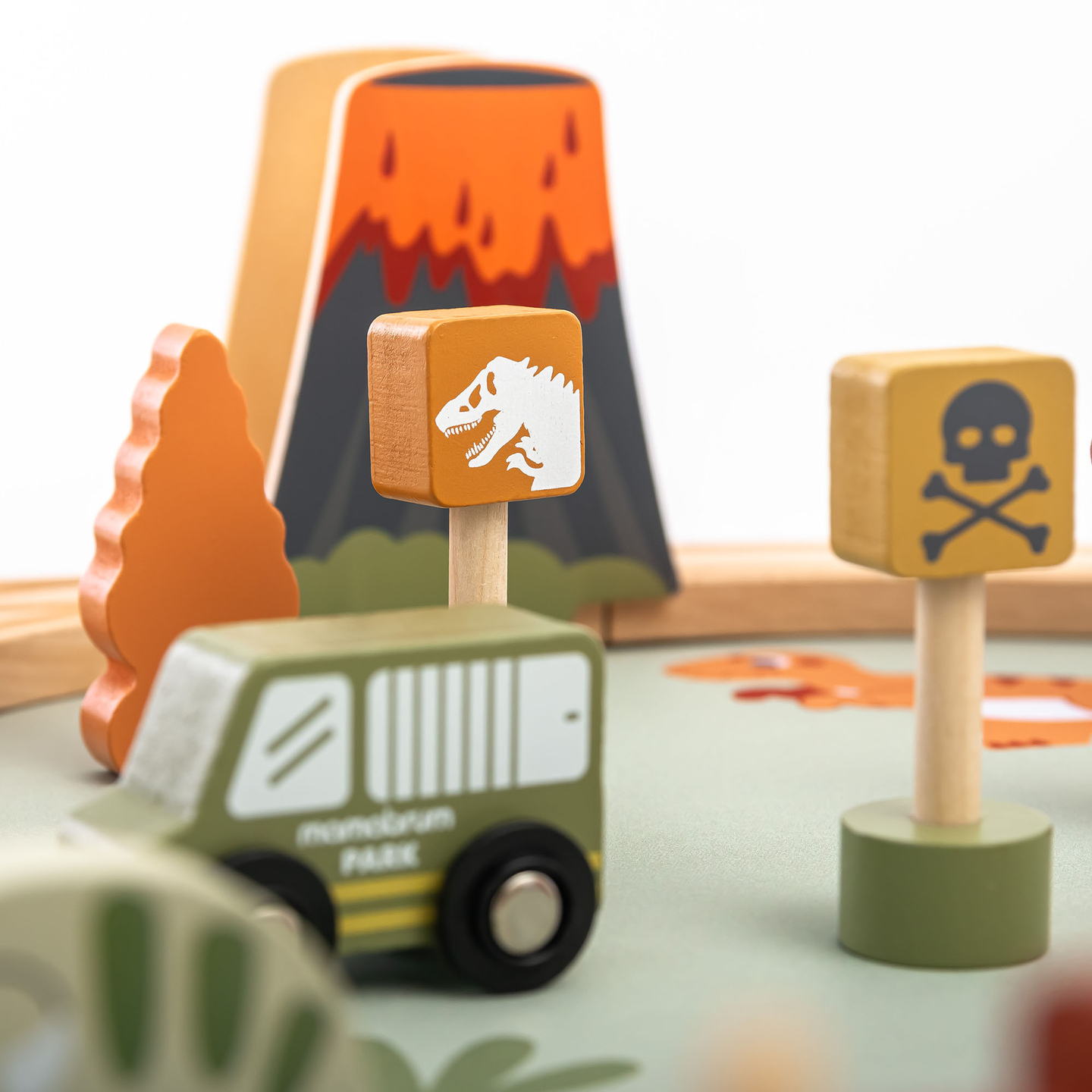 Dino Park trætog med skridsikker måtte - dinosaurer, tog, skinner, vulkan, klokke