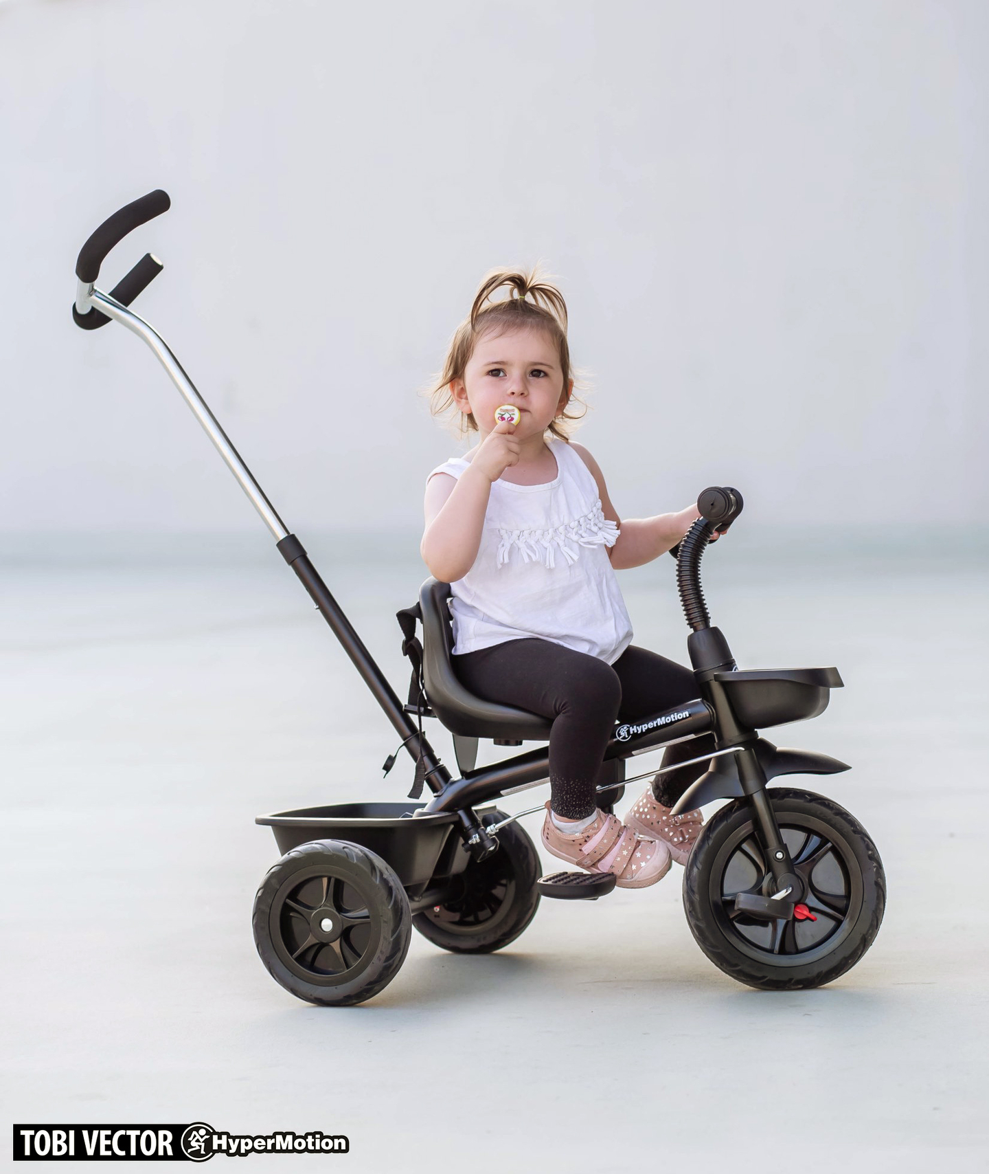 HyperMotion TOBI VECTOR trehjulet cykel - evigt oppustelige hjul + skubbebøjle. Farve: sort.