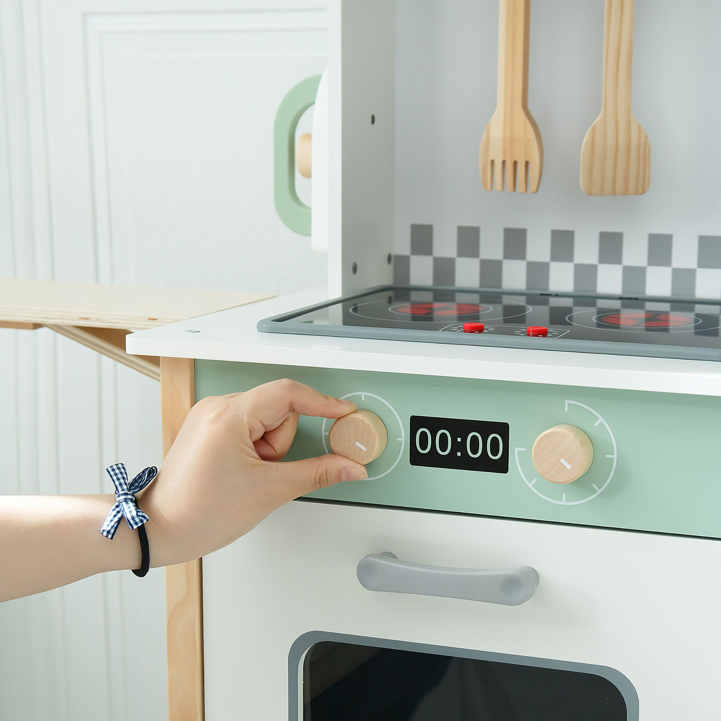 Interaktivt køkken med vaskemaskine, opvaskemaskine og kridttavle