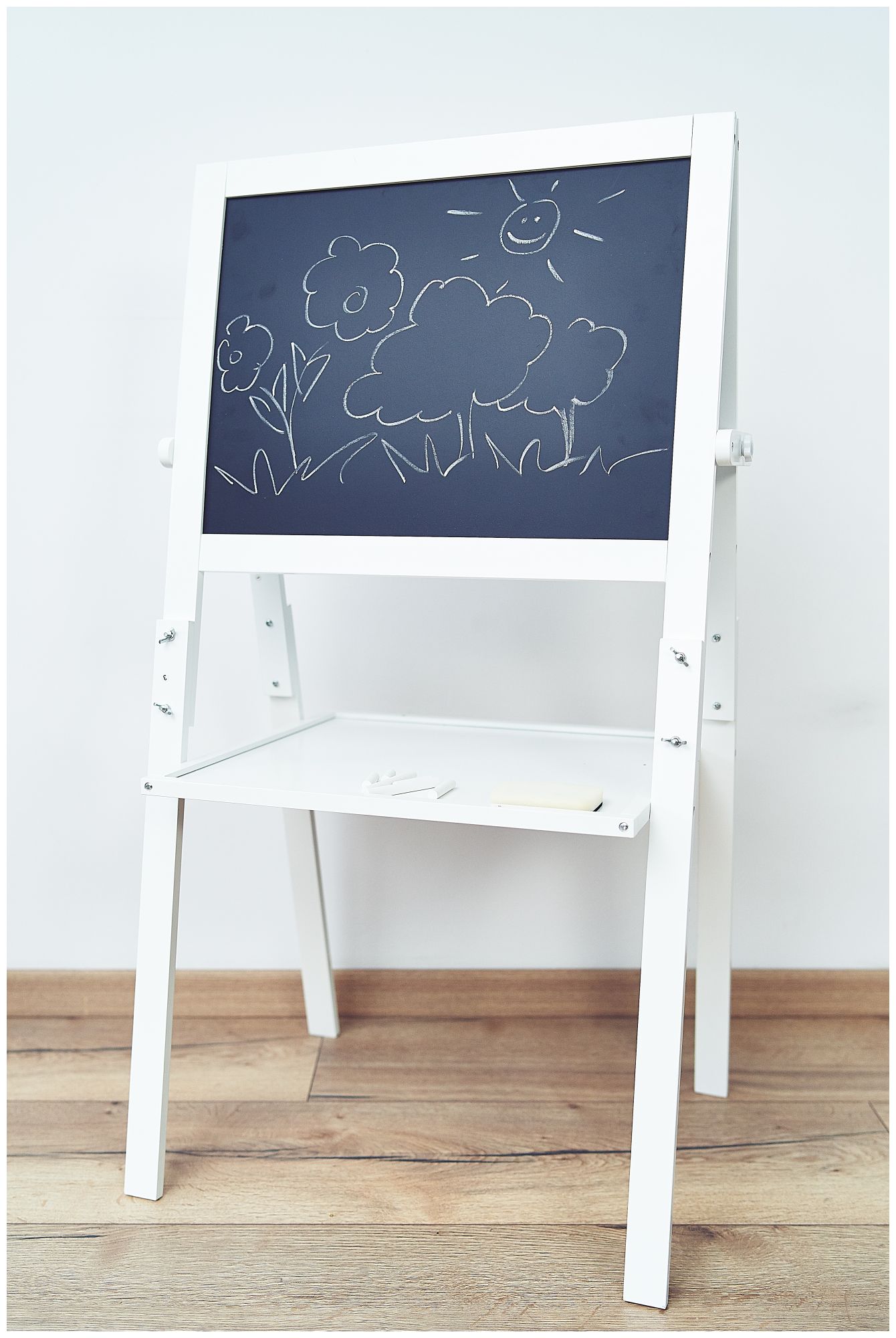 Pædagogisk dobbeltsidet tavle: magnetisk og kridttavle - tørt tørres af, træ, til børn, sammenklappelig
