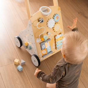 Pædagogisk gåvogn i træ 8i1 / babyskubber - manipulativ tavle