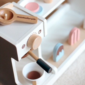 Isbar i træ med kaffemaskine - kaffebar med tilbehør