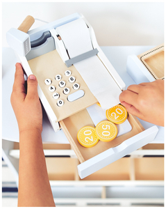 Grøntsagsbutik - træbod med kasser, kasseapparat og terminal 